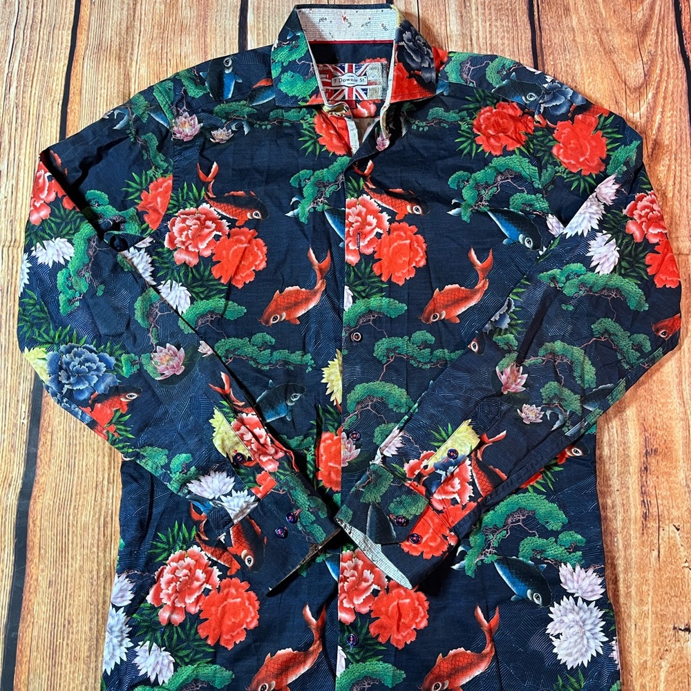 7 Downie St Button Up Shirt Mens Size 3 Medium Koi Fish All Over Print Stretch